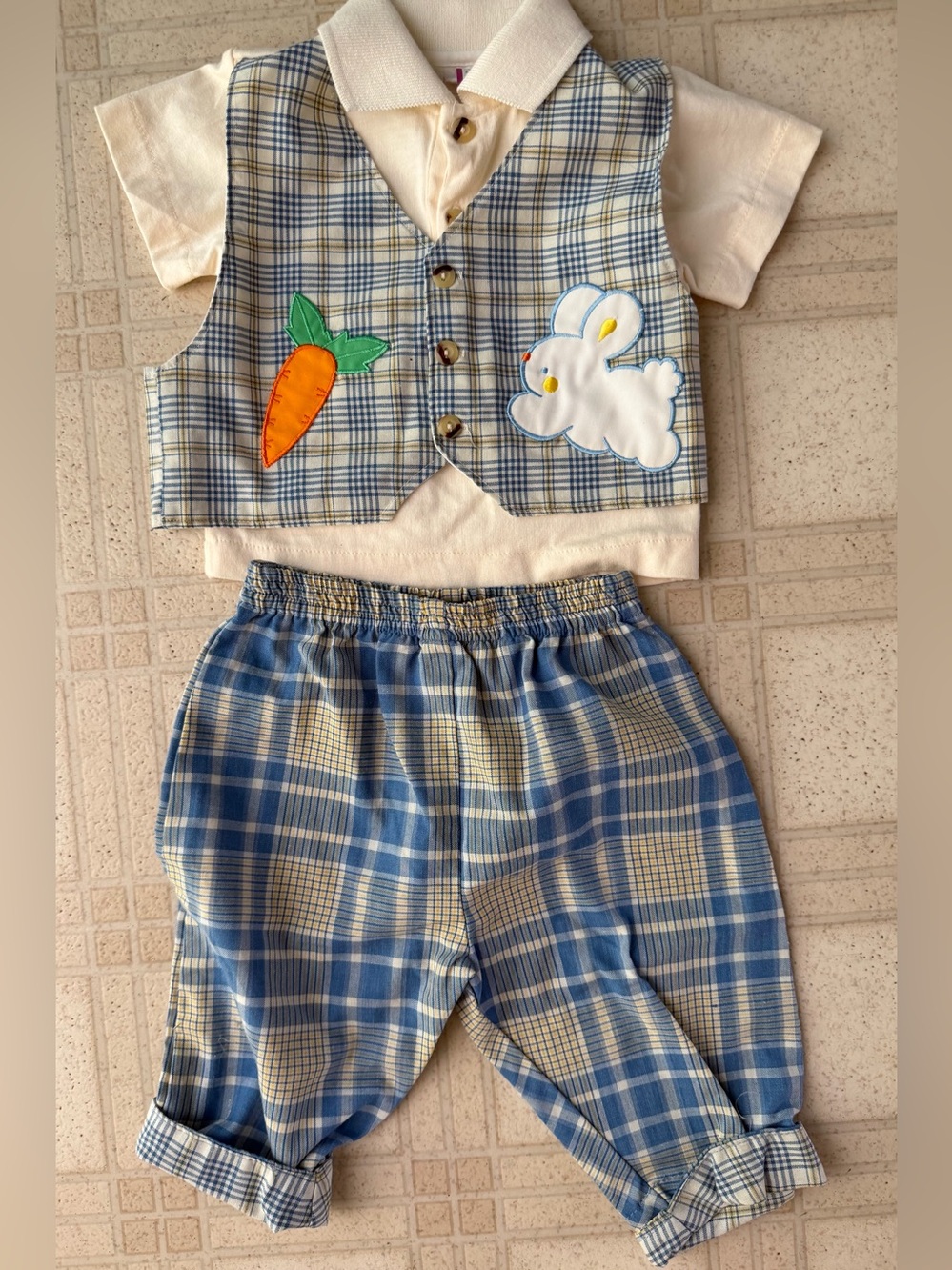 NWOT Plaid Vest and Pants Set with Bunny Carrot Applique Baby 3-6 months